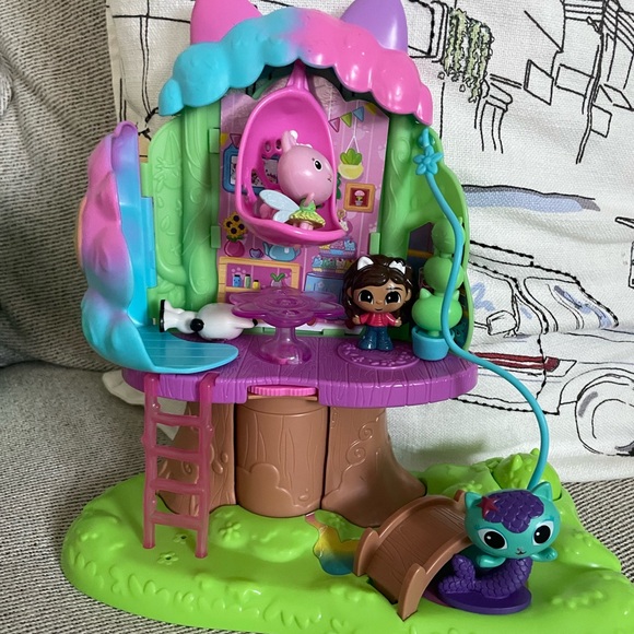 Gabby’s playhourse Colorful Kids Playset with Figures - Picture 3 of 4